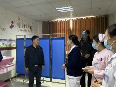 县领导来我院视察爱心“妈咪小屋”建设工作